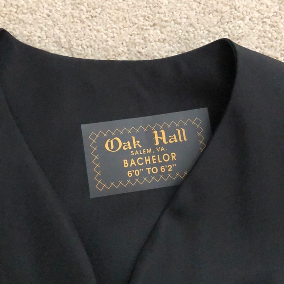 Graduation gown - Picture 2 of 3